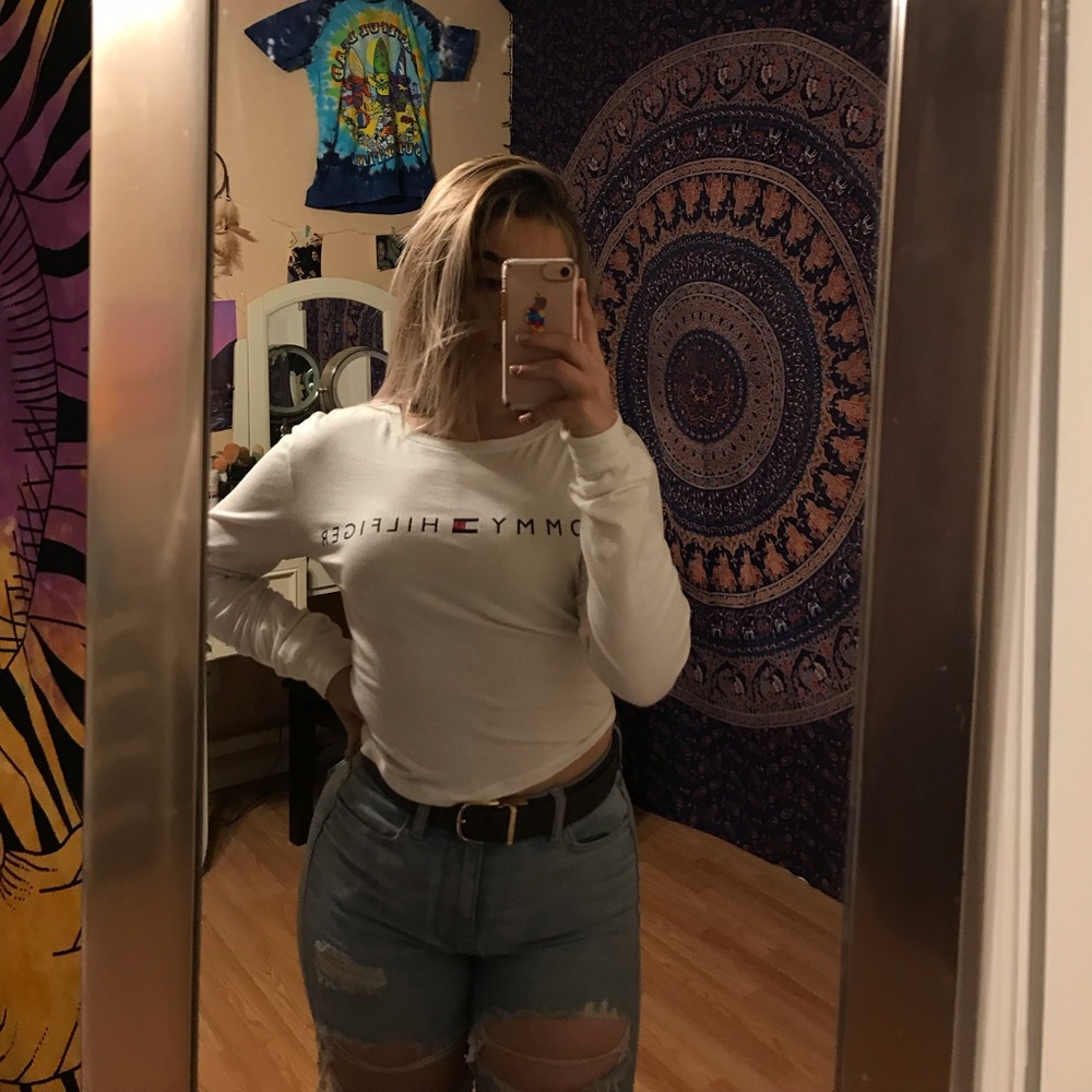 white tommy crop top